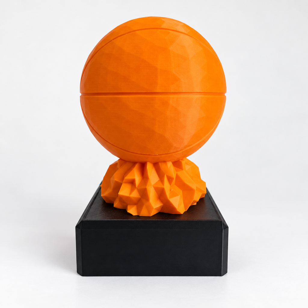 Trofeo De Básquetbol Impreso En 3D Con Base — vista naranja posterior; fotografía original