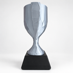 Trofeo Copa Impreso En 3D Con Base Para Premiación — vista plateada lateral; fotografía original