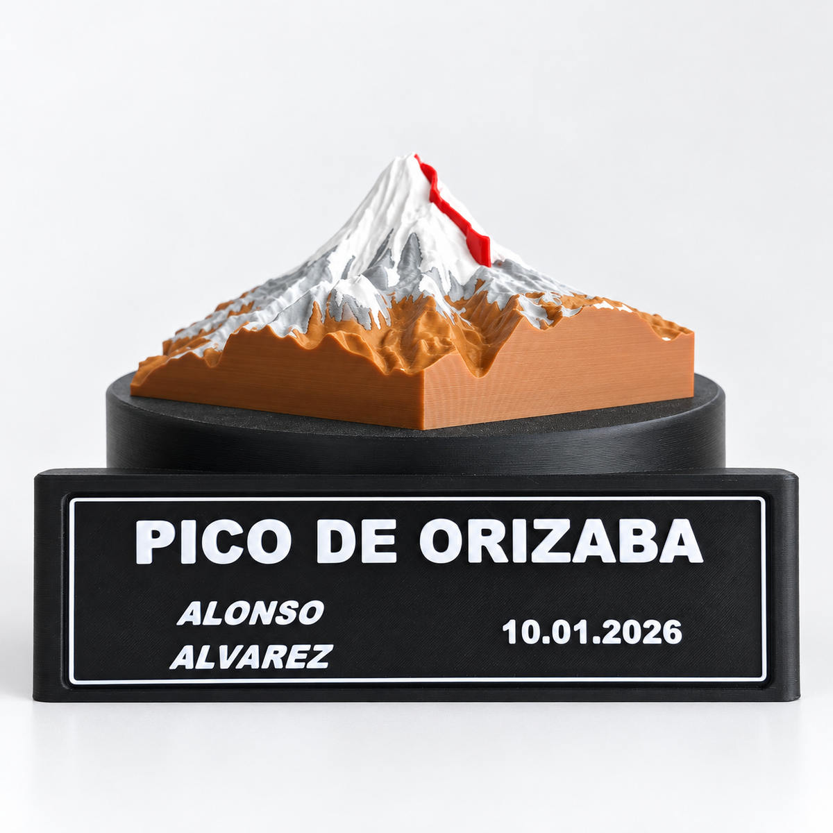 Mapa 3D Personalizado De Carrera Con Relieve Y Base 25 Cm — vista frontal; fotografía original