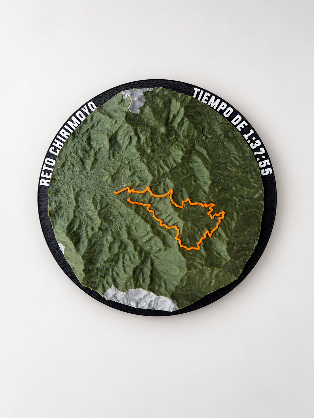 Mapa circular personalizado con relieve y datos de carrera.