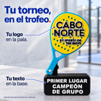 Las dos zonas de personalización: logo en la pala y texto en la base.